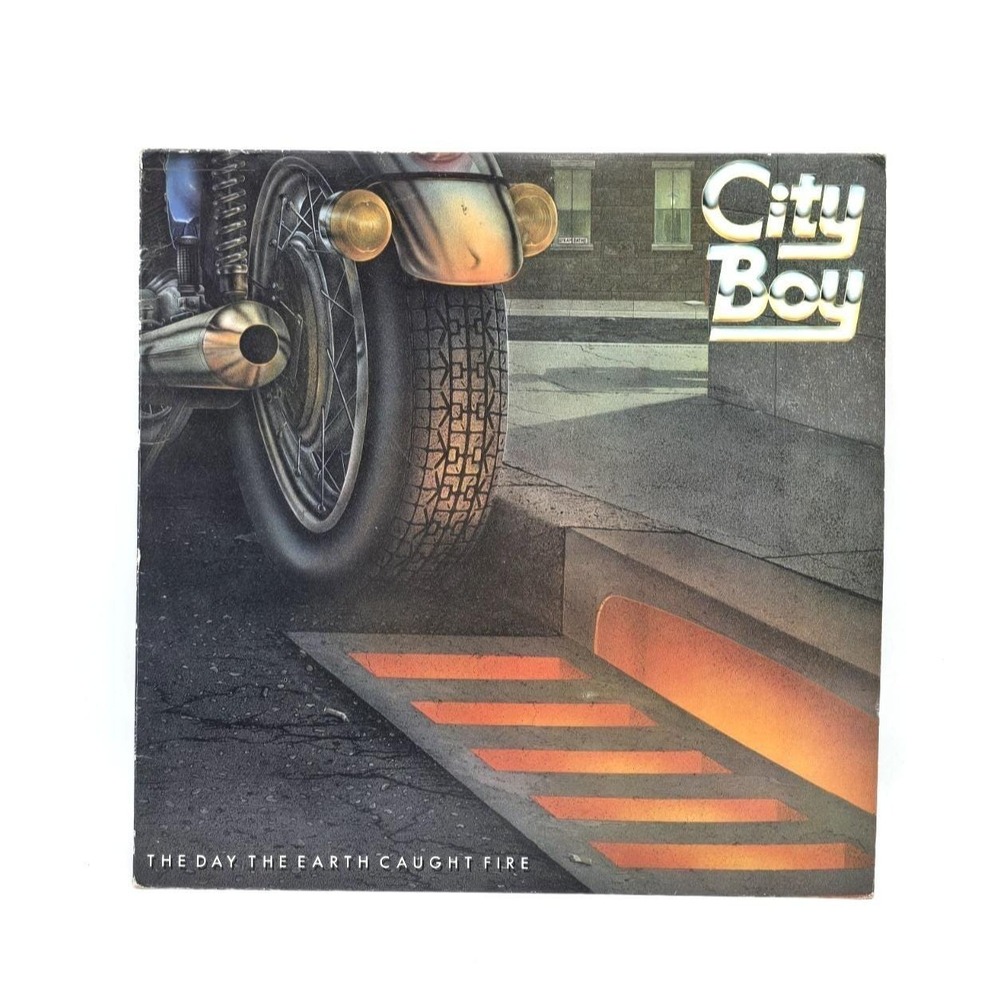 CITY BOY Vintage The‎ Day The Earth Caught Fire 1979 Vinyl Record QSD-19249 VG +